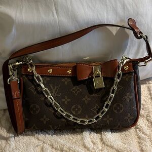 Adorable shoulder bag! New!